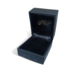Alliansering i hvitt gull med 5 diamanter - 8505015