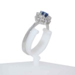 Diamantring med 0,06ct W-Si i hvitt gull med safir-BUR5702860