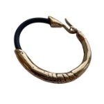 Armbånd i bronse Dronningsmykket. HILLESTAD - K359