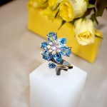 Bilde av Swarovski Idyllia open ring Mixed cuts, Flower, Blue, Gold-tone plated - 5721591