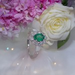 Diamantring i gull 14kt med smaragd og 0,10 ct TW-Si - COC5070784