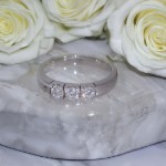 Forlovelsesring diamantring Iselin 3x0,15ct TW-Si i hvitt gull - 8503015