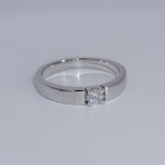 Iselin alliansering i hvitt gull med diamant - 8501015