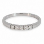Elegant ring med klare steiner - 8505030