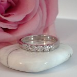 Iselin alliansering i hvitt gull med diamanter- 8505010
