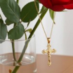 Gullsmykke  krusifiks i 14K gult gull - 27422