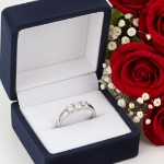 Iselin alliansering i hvitt gull med 3 diamanter - 8503010