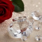 Alliansering i hvitt gull med tre diamanter - 8503050