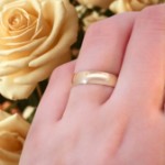 Giftering i gult gull 14kt, 5 mm, modell 167. RUBIN - 1250