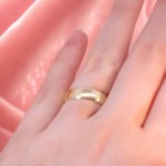 Giftering i gult gull 14kt, 5 mm, modell 167. RUBIN - 1250