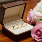 Giftering i gult gull 14kt, 3 mm, modell 167. RUBIN - 1230