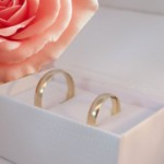 Giftering i gult gull 14kt, 4 mm, modell 167. RUBIN - 1240