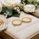 Giftering i gult gull 14kt, 3 mm, modell 803. RUBIN - 1430