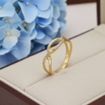 Diamantring i 14kt gult gull med 0,025 ct W-Si - BUR537827