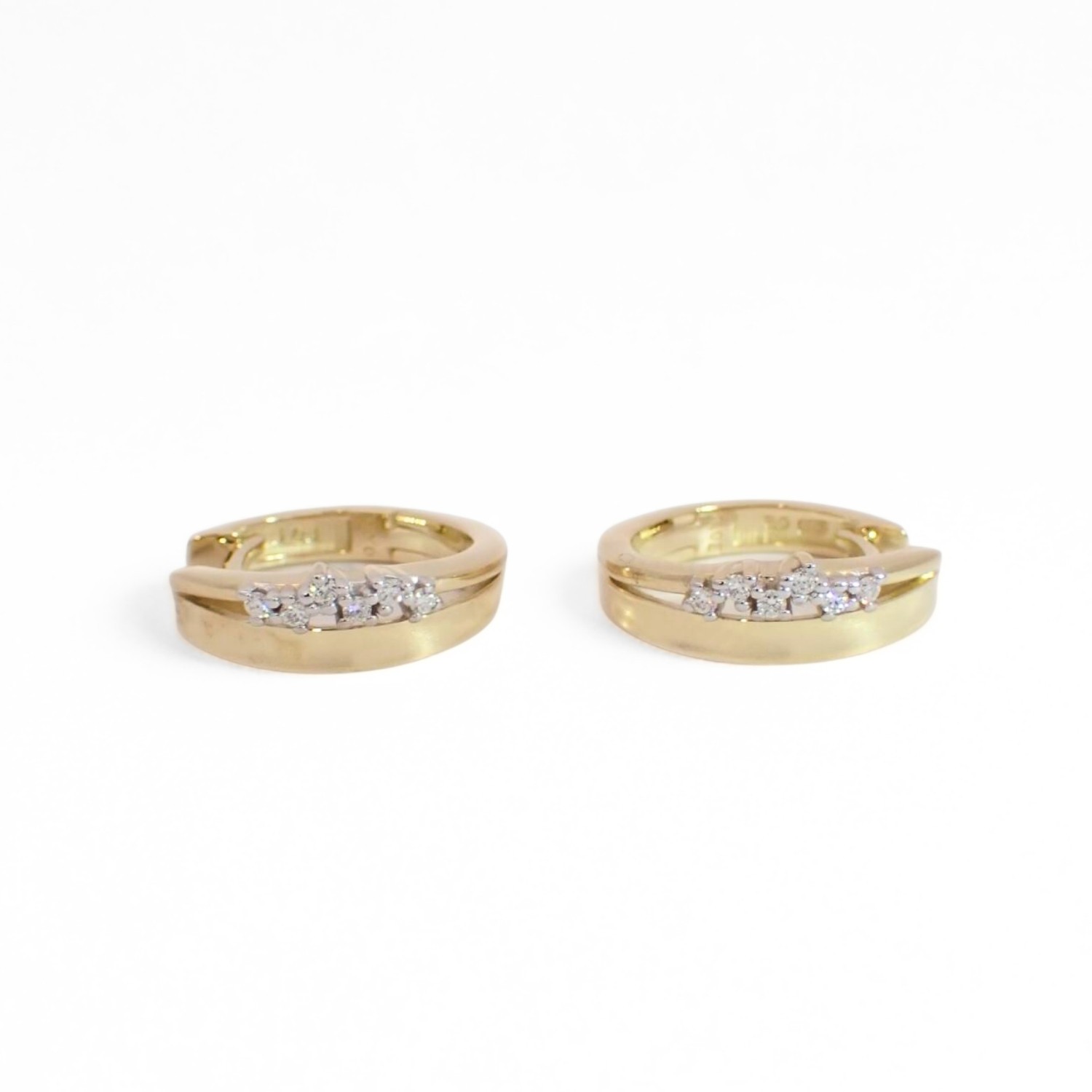 Diamantøredobber i 14kt gull med diamanter 0,06ct W-Si - Bur738291