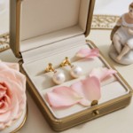 Diamantøredobber i gull med 0,02ct H/SI og perle - BUR721196