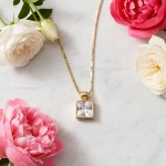 Smykke i gult gull med zirkonia -32500445