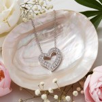 Hv.gull anheng med 0.06ct W-SI. Er uten kjede, se utvalget av kjeder nedenfor.