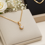 Diamantsmykke Sitara i gult gull med 0,15 ct W-Si-3221150