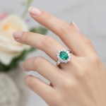 Diamantring i gull 14kt med smaragd og 0,56 ct TW-Si - coc5070257