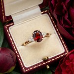 Gullring med granat og diamanter 0.19 ct TW-Si - coc5002117