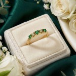 Diamantring i gull 14kt med smaragd og 0,013 ct W-Si - COC003760s