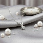 Diamantsmykke Sofia i gull med 0,05 ct W-Si-1120705