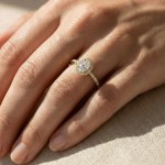 Halo diamantring  med oval diam. 0,40 ct  River (E)-Si1 (+0,13 ct) - VDA181XA040