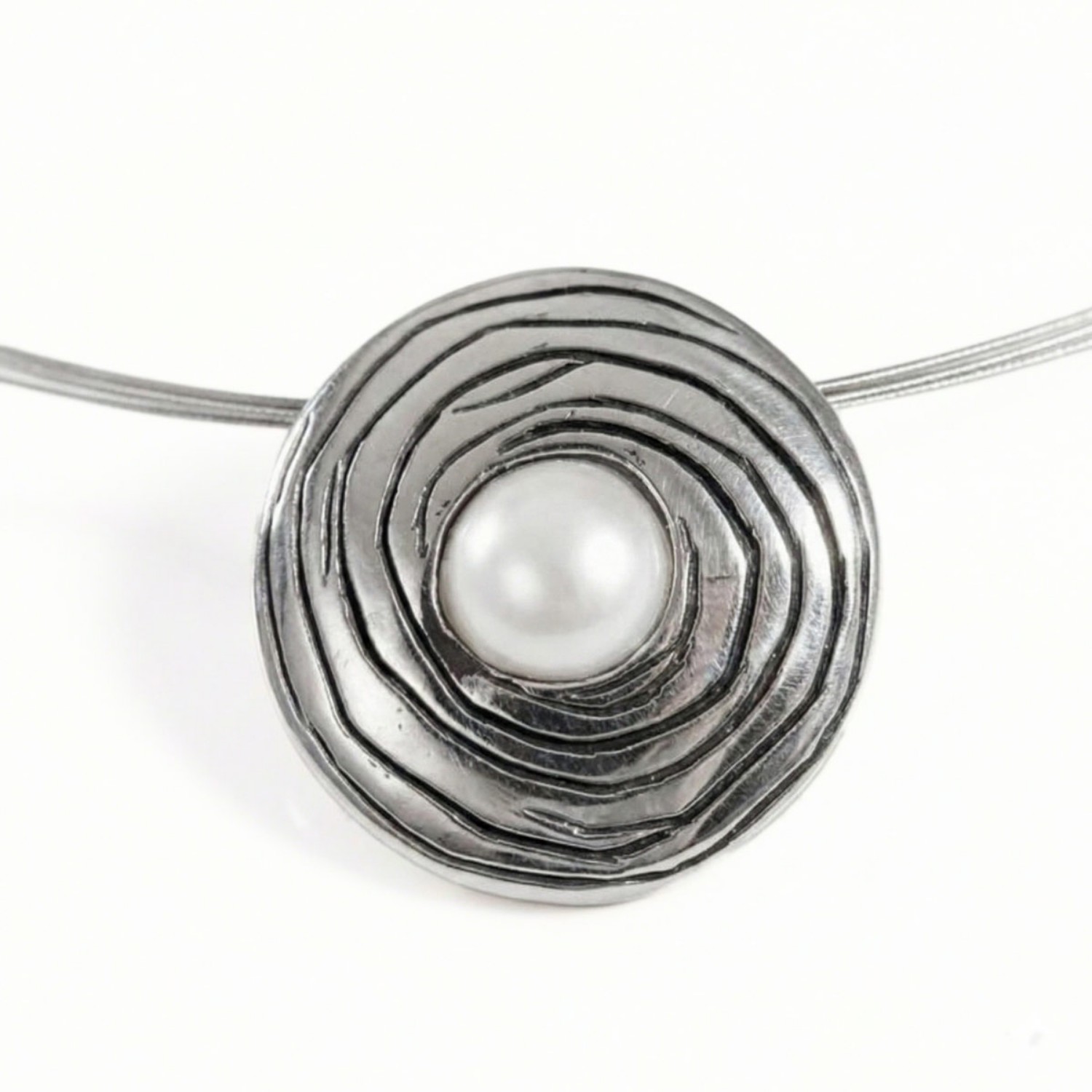 Smykke i tinn Rede. HILLESTAD - AB401T