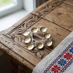 Barnesølje i hvit og forgyt sølv - 176500