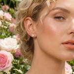 Ørestikk Hvit jordbærblomst. LIV - 710503