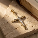 Kors i gult og hvitt gull 18 kt/750 - 0184631