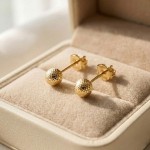 Gulløredobber. Gult gull 14 kt, kulen er 5 mm - 47329