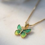 Smykke i forgylt sølv grønn sommerfugl. LIV - 860814