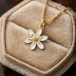 Smykke i forgylt sølv Liv - Hvitveis. LIV - 860403