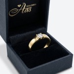 Forlovelsesring i gult gull med 0,20 ct diamant-85010200
