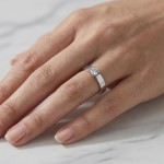 Iselin alliansering i hvitt gull med diamant - 8501010