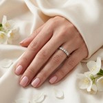 Elegant ring med klare steiner - 8505030