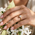 Forlovelsesring i gult gull med lab grown diamant 0,70 ct River (E) - VVS2. Diona - 18001070LGgg