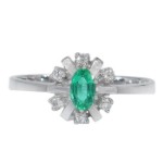 Diamantring i gull med 0,06 ct TW-SI og smaragd - bur570286sm