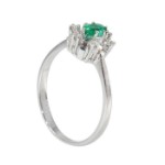 Diamantring i gull med 0,06 ct TW-SI og smaragd - bur570286sm