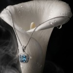 Diamantsmykke i gull med 0,08 ct W-Si & Topaz-27246