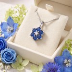 Diamantsmykke i gull 14kt med 0,03ct W-P og safir - Bur320573hvs