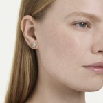 Swarovski øredobber Magic stud earrings Mixed cuts, Snowflake, White, 18K gold finish - 5757816