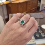 Diamantring i gull 14kt med smaragd og 0,56 ct TW-Si - coc5070257